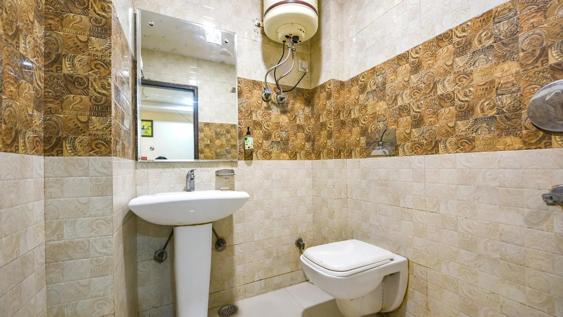 Fabhotel Baba Residency Near New Delhi Railway Station Hotel