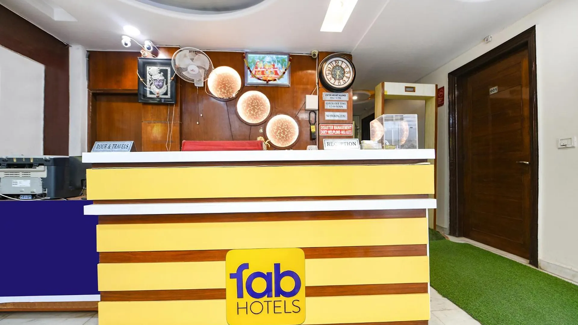 *** Hotel Fabhotel Baba Residency Near New Delhi Railway Station India