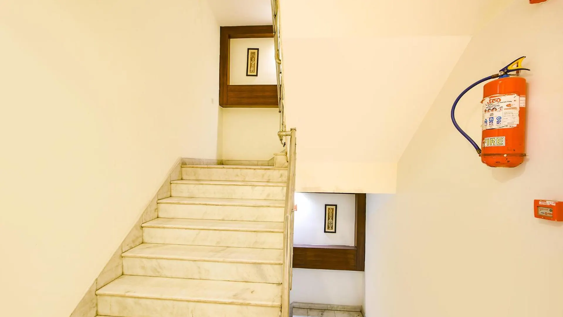 Hotel Fabhotel Baba Residency Near New Delhi Railway Station